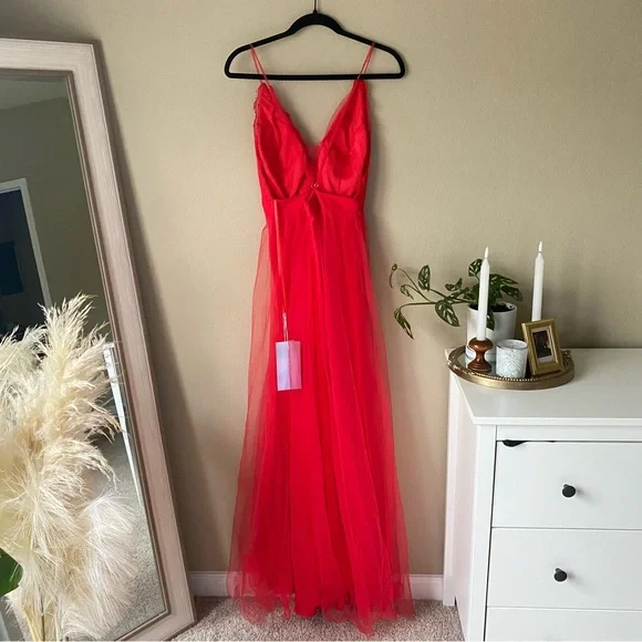 NWT PromGirl Long Open-Back Formal Tulle Prom Dress Red Deep Slit Sides Ballgown - Picture 9 of 9